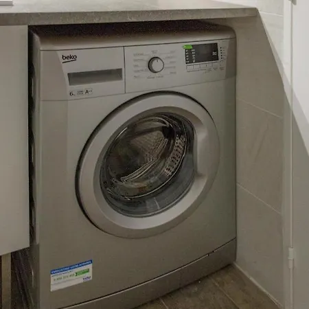 Joli Avec Jardin Bord De Apartmán *