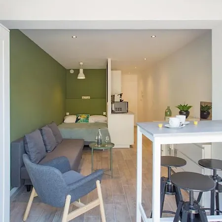 Joli Avec Jardin Bord De Apartmán *