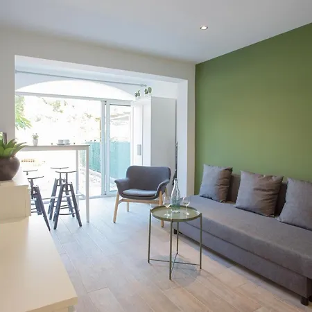 Joli Studio Avec Jardin Bord De Mer *